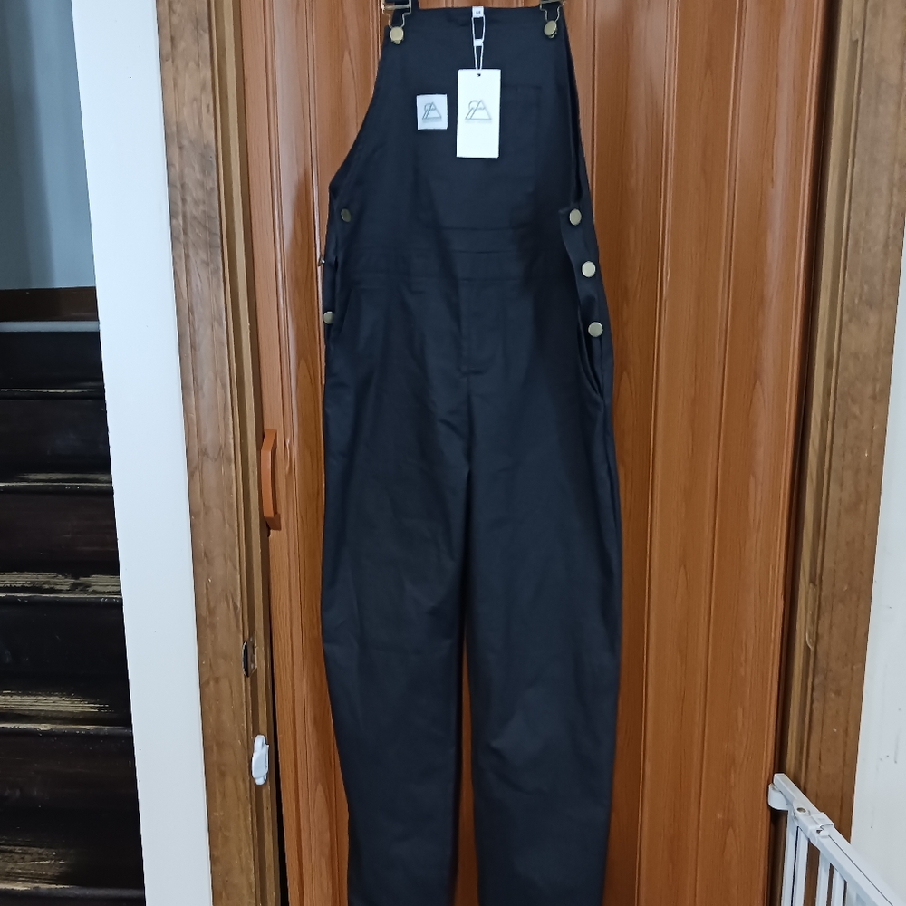 Womens new Wild Woods size medium black soft overalls/coveralls Carhartt